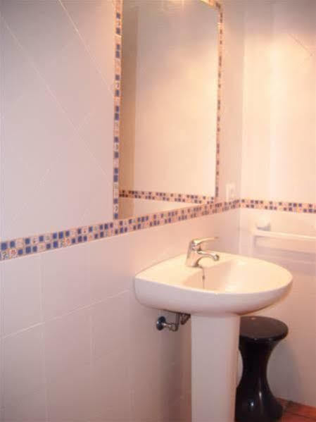Hostal Villa Mercedes Чипиона Екстериор снимка